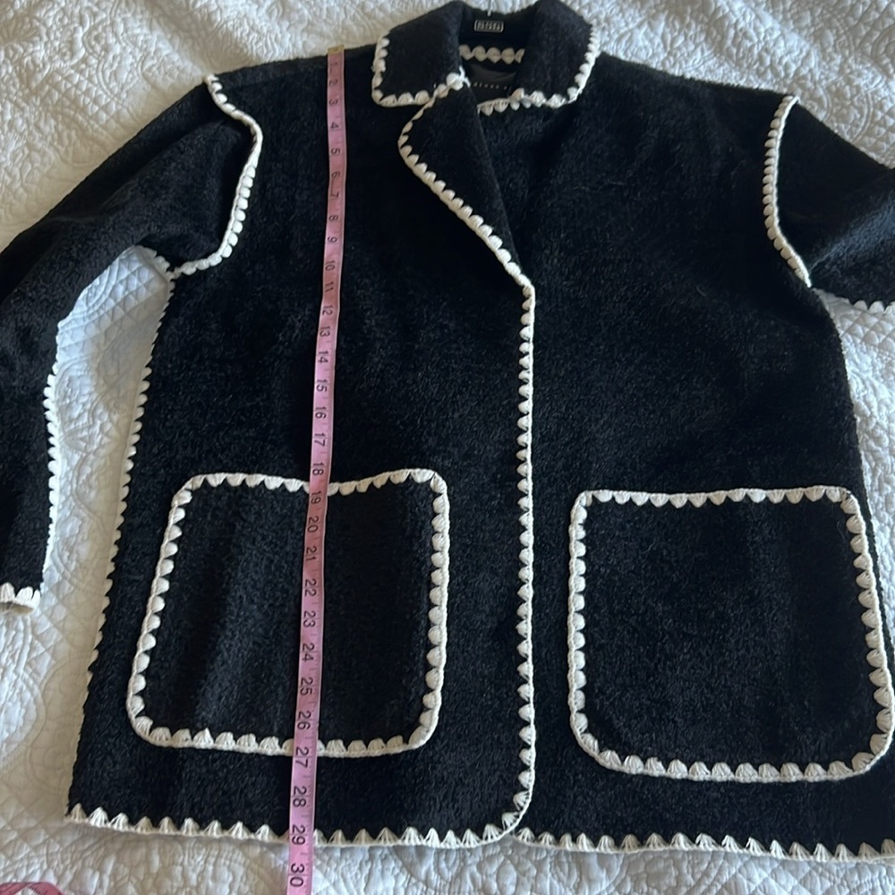 Endless Rose Stitched Throw Cardigan - Picture 4 of 11